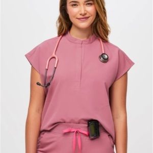 figs quartz BCA rafaela scrub top